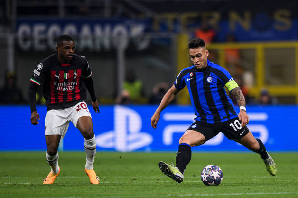 中国足球的 中国足球的